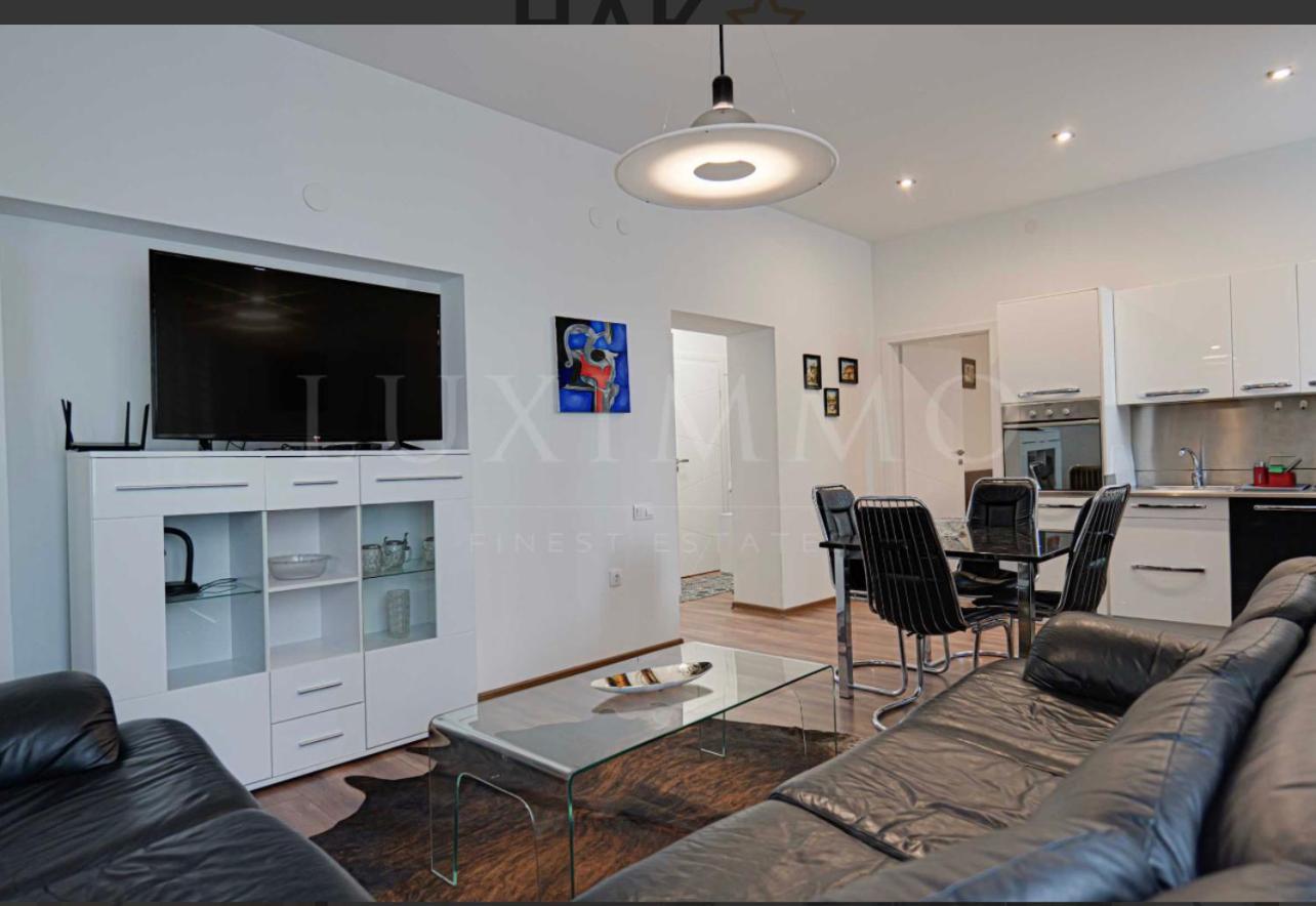 A Lovely 2 Bedroom Apartment In The Heart Of Sófia Exterior foto